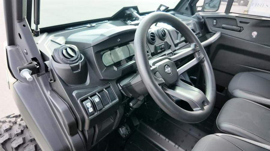 2025 Can-Am® Defender Limited HD10