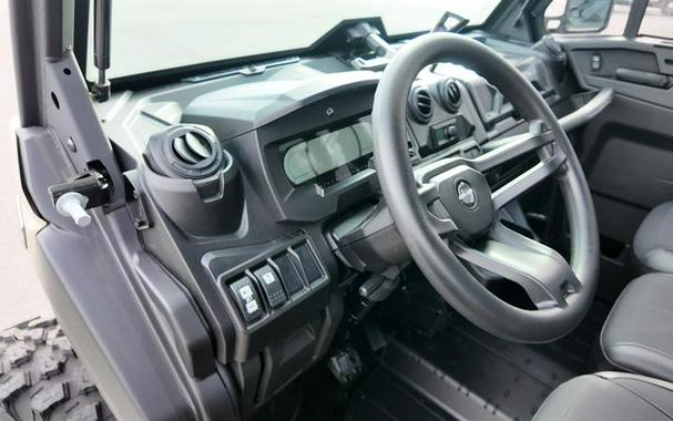 2025 Can-Am® Defender Limited HD10