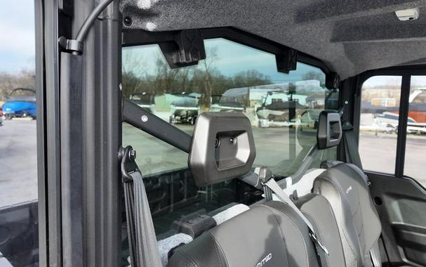 2025 Can-Am® Defender Limited HD10