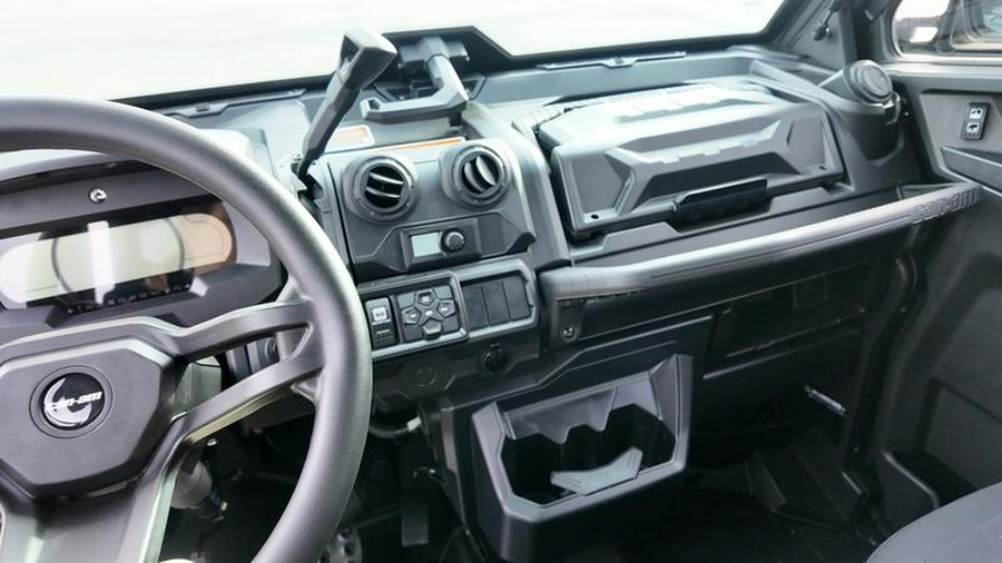 2025 Can-Am® Defender Limited HD10