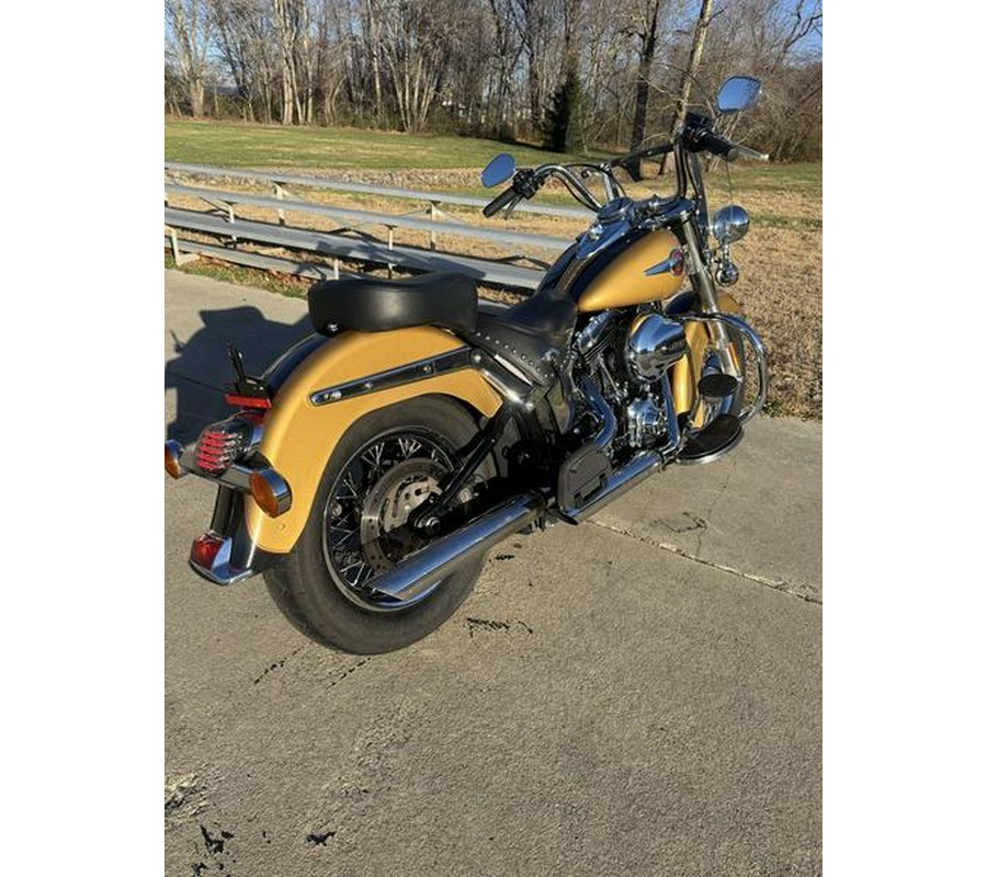 2017 Harley-Davidson® FLSTC - Heritage Softail® Classic