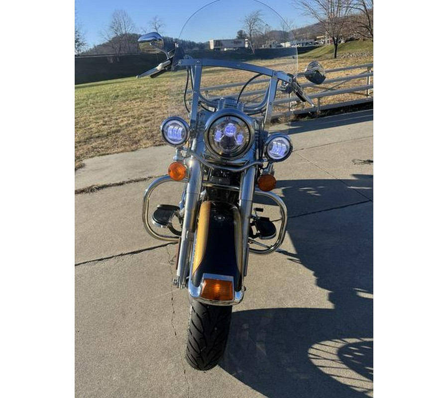 2017 Harley-Davidson® FLSTC - Heritage Softail® Classic