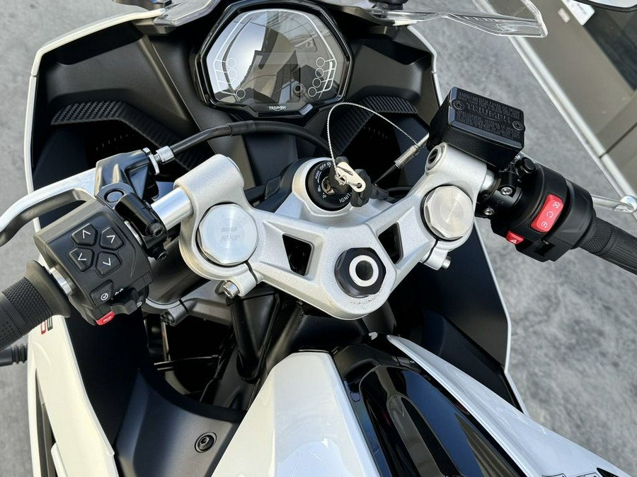 2025 Triumph Daytona 660 Snowdonia White/Sapphire Black