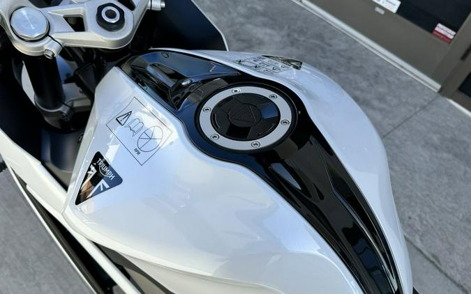 2025 Triumph Daytona 660 Snowdonia White/Sapphire Black