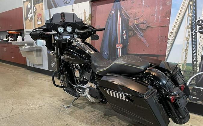 2011 Harley-Davidson FLHX103 - Street Glide Powerpak