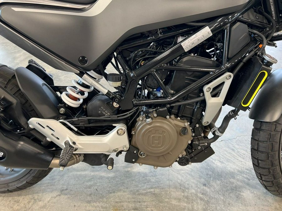 2021 Husqvarna Svartpilen 401