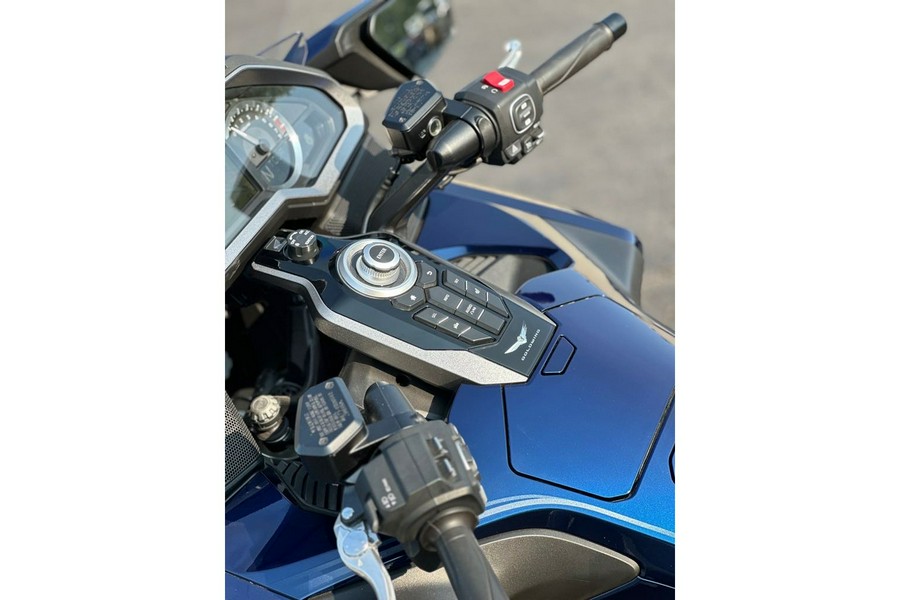 2019 Honda Gold Wing Tour - Pearl Hawkseye Blue