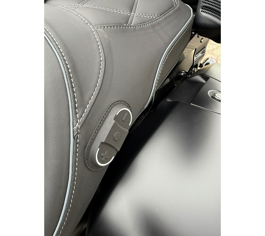 2025 Indian Roadmaster® PowerPlus Dark Horse®