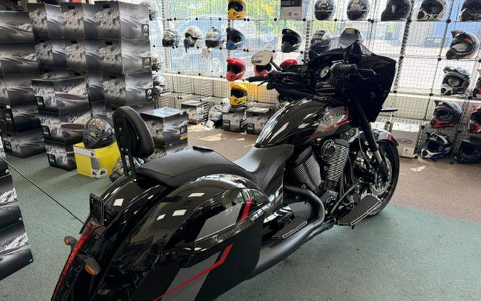 2017 Magnum® - Victory Motorcycles