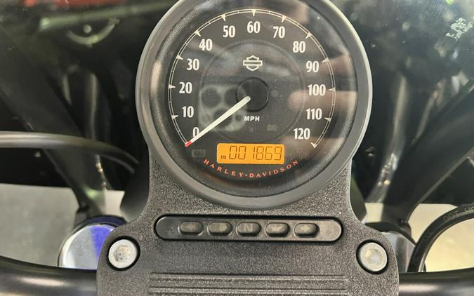 2019 Harley-Davidson® Iron 883™ Industrial Gray XL883N