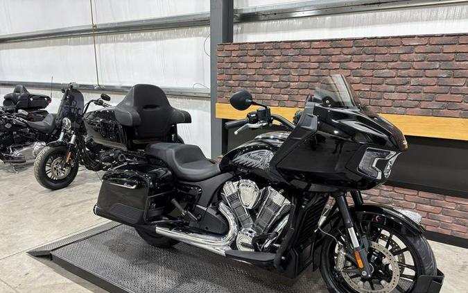 2022 Indian Motorcycle® Challenger® Black Metallic
