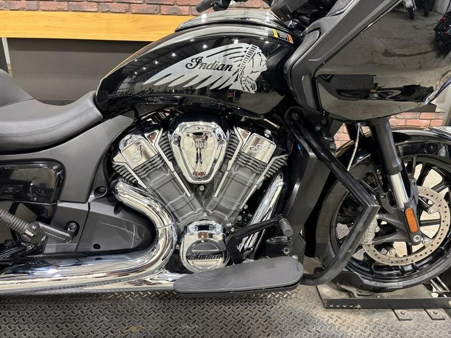 2022 Indian Motorcycle® Challenger® Black Metallic