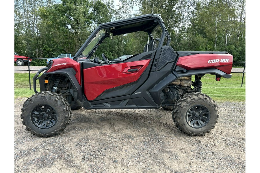 2024 Can-Am Commander XT 1000R Red / Black