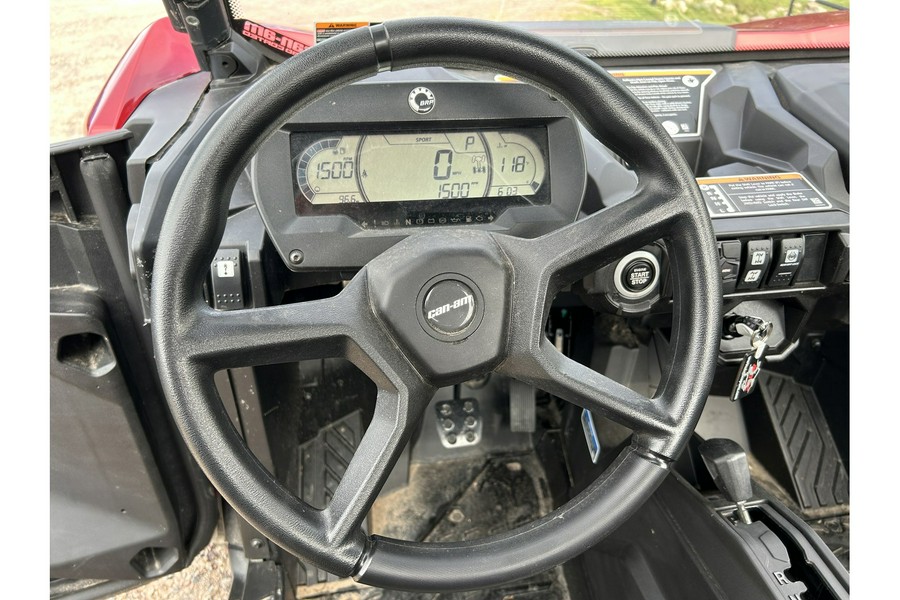 2024 Can-Am Commander XT 1000R Red / Black