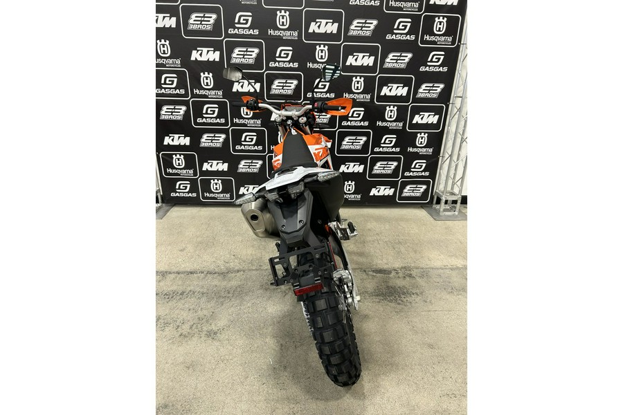 2026 KTM Enduro 690 R