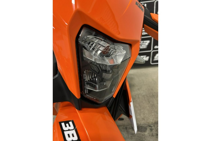 2026 KTM Enduro 690 R