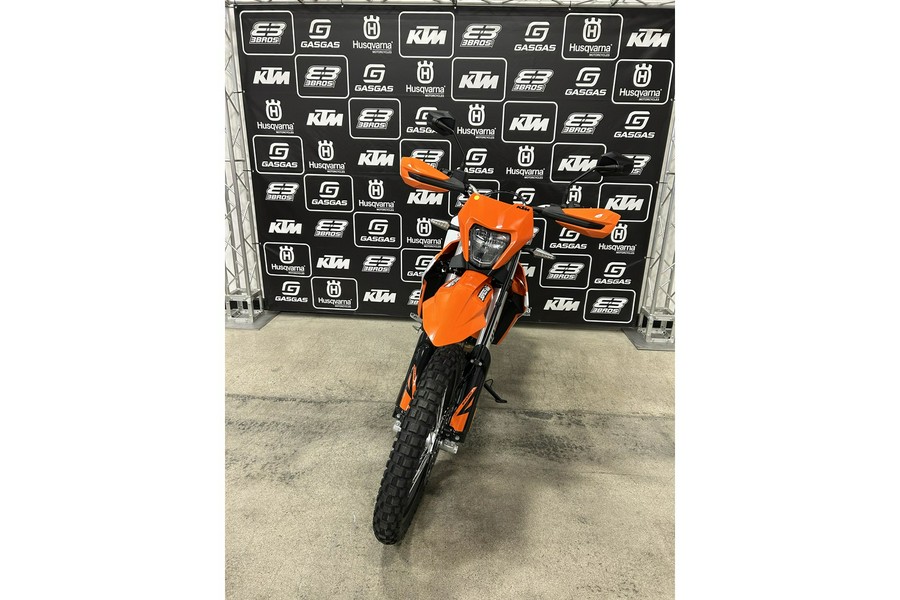 2026 KTM Enduro 690 R