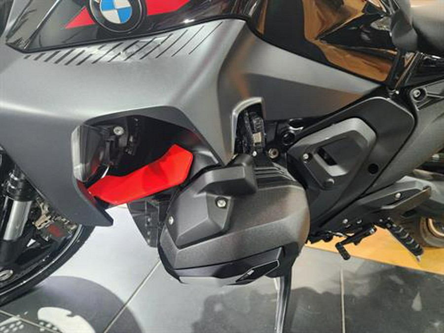2026 BMW R 1300 R