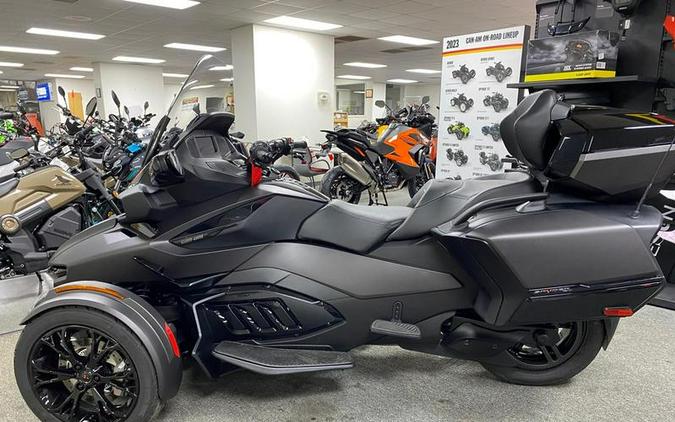 2024 Can-Am® Spyder RT Limited Dark Wheels