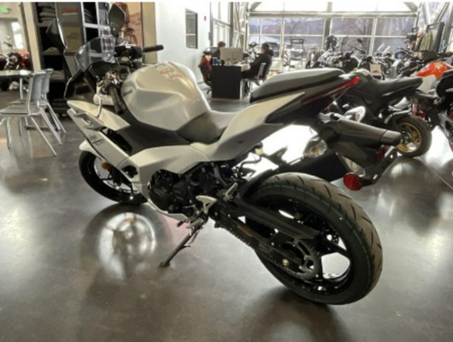 2025 Kawasaki Ninja 500