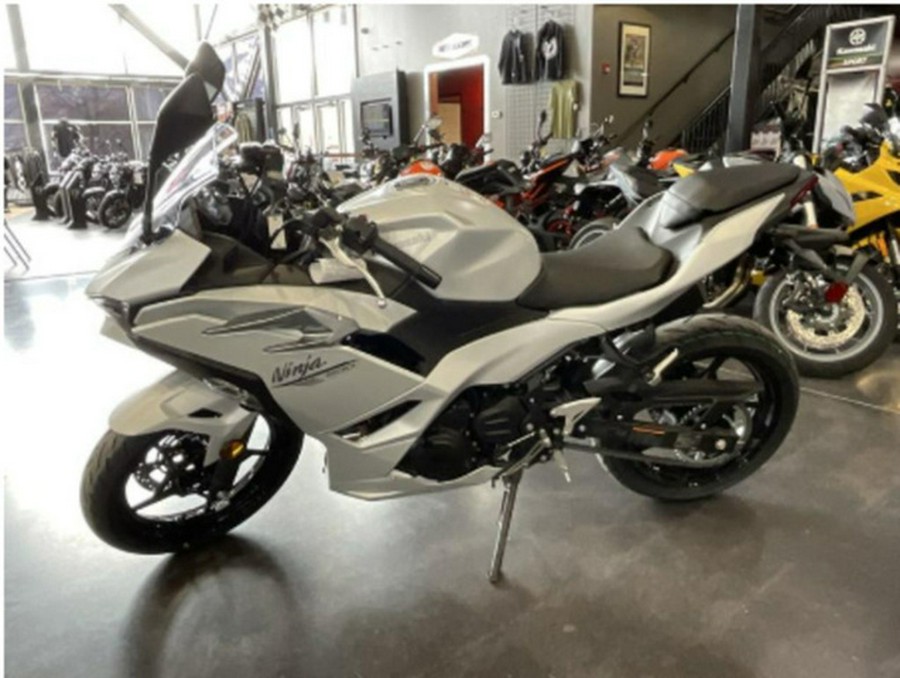 2025 Kawasaki Ninja 500