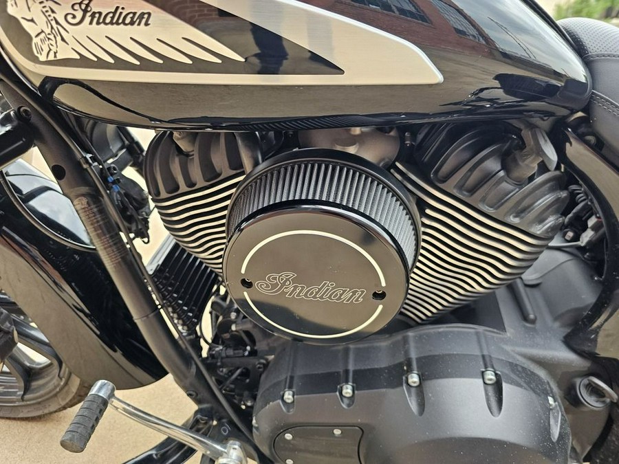 2022 Indian Motorcycle® Chieftain® Black Metallic