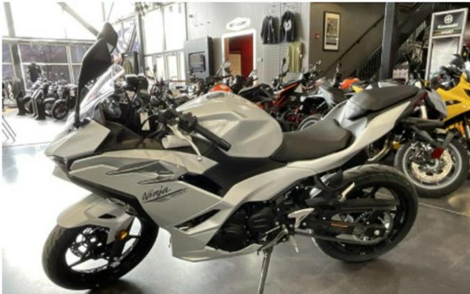 2025 Kawasaki Ninja 500