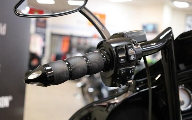 FLHXS 2017 Street Glide® Special