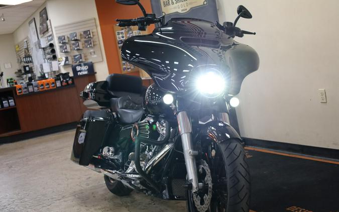 FLHXS 2017 Street Glide® Special