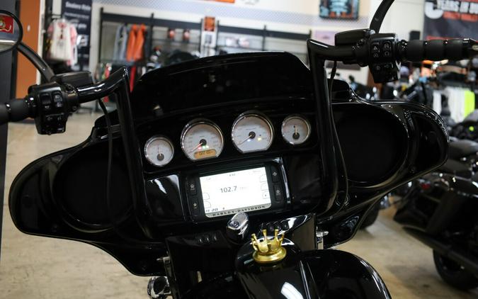 FLHXS 2017 Street Glide® Special