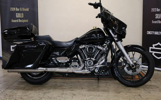 FLHXS 2017 Street Glide® Special