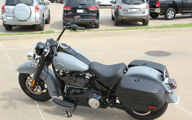 2026 Harley-Davidson FLHC Heritage Classic