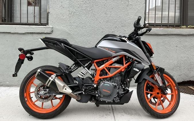 0 KTM 390 Duke