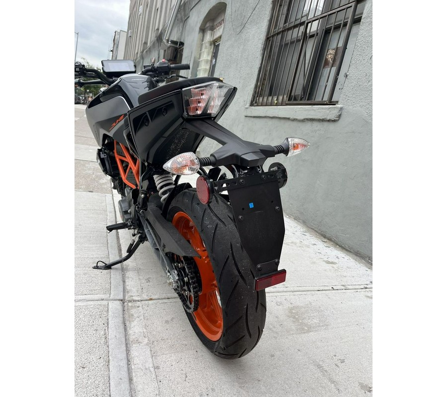 0 KTM 390 Duke