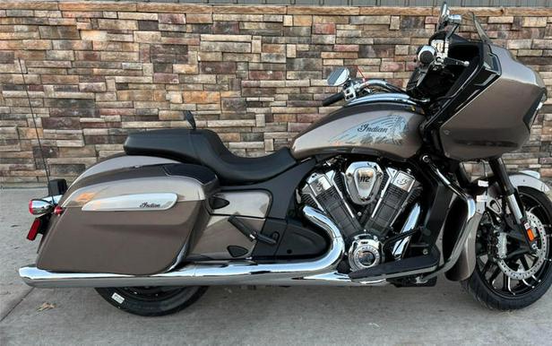 2026 Indian Motorcycle® Challenger® Limited 112 w/PowerBand Audio Nara Bronze Metallic