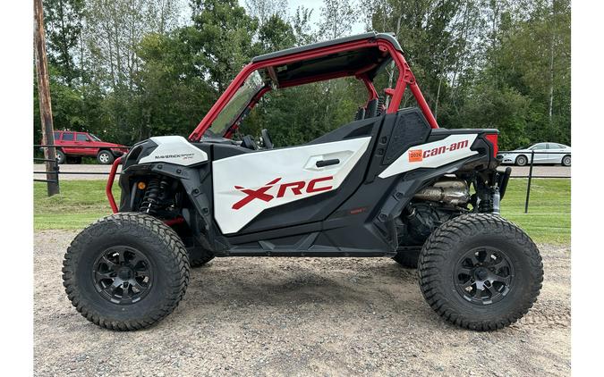 2024 Can-Am Maverick Sport X RC 1000R White & Red