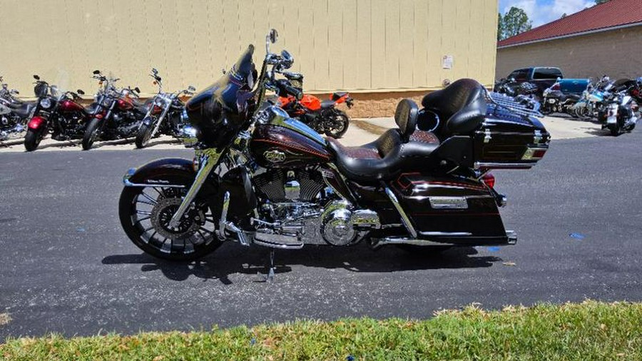 2011 Harley-Davidson® FLHTCU - Ultra Classic® Electra Glide®