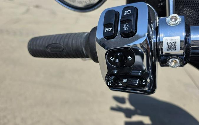 2023 Indian Motorcycle® Chieftain® Limited Black Metallic