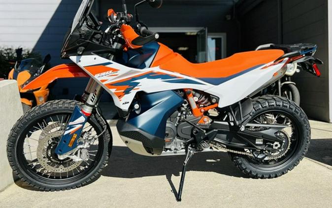 2025 KTM Adventure 890 R