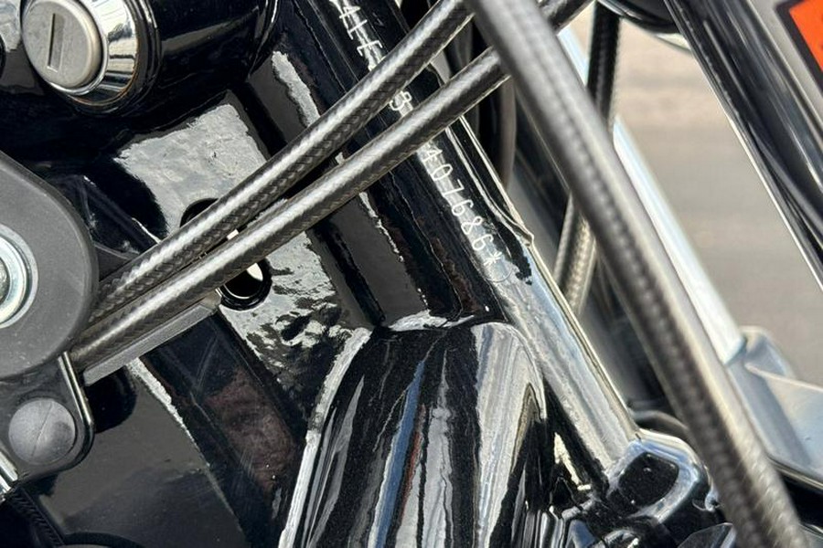 2022 Harley-Davidson® Sportster® Iron 883™