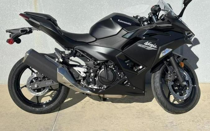 2026 Kawasaki Ninja 500 Metallic Flat Spark Black