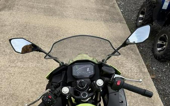 2026 Kawasaki Ninja® 500 SE ABS