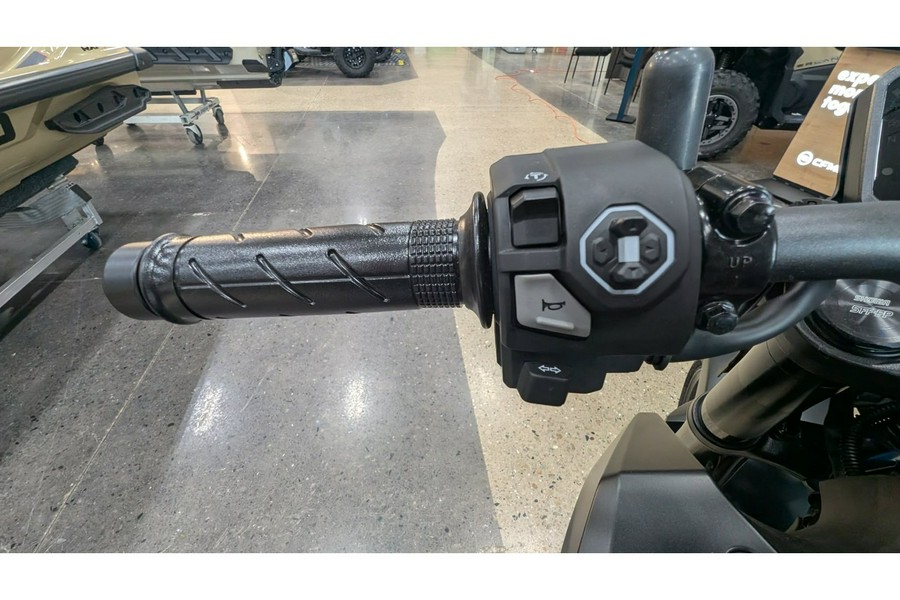 2025 CB500F ABS - Honda