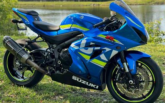 We Ride the 2017 Suzuki GSX-R1000