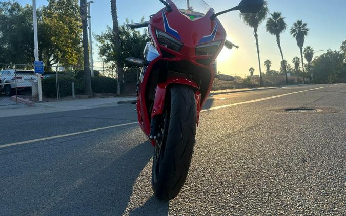 2026 Honda CBR650R E-CLUTCH