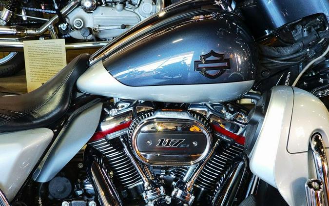2019 Harley-Davidson® FLHXSE - CVO™ Street Glide®