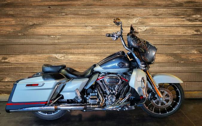 2019 Harley-Davidson® FLHXSE - CVO™ Street Glide®