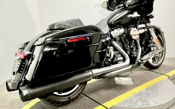 2017 Harley-Davidson® Street Glide® FLHX
