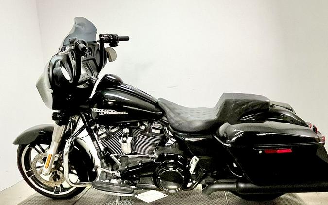 2017 Harley-Davidson® Street Glide® FLHX