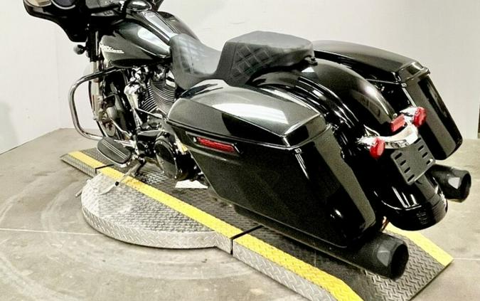 2017 Harley-Davidson® Street Glide® FLHX